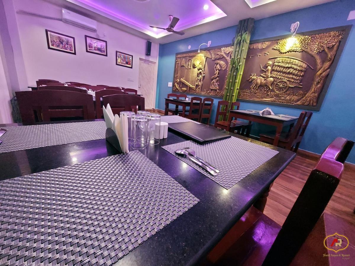 Hotel Aayes And Resort ชานตี นิเคทัน ภายนอก รูปภาพ