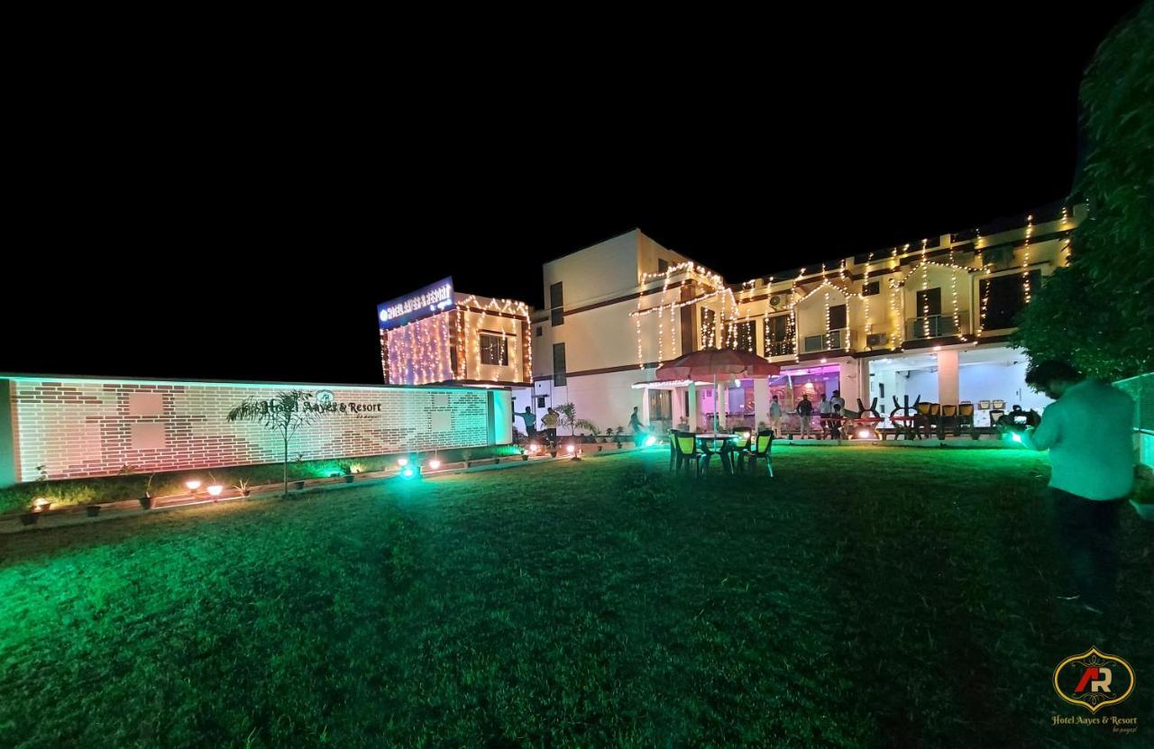 Hotel Aayes And Resort ชานตี นิเคทัน ภายนอก รูปภาพ